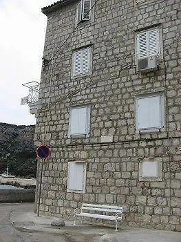 Mira Sea Front 3* Komiza