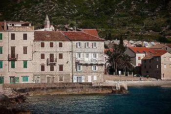 Mira Sea Front Hotel 3*
