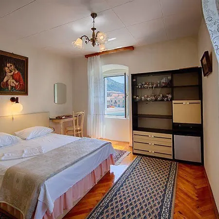 Mira Sea Front Hotel 3*