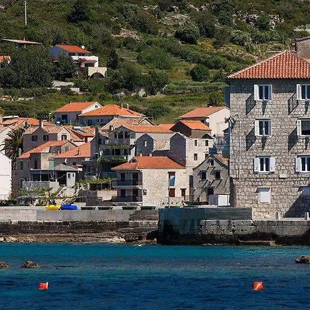 Mira Sea Front Hotel Komiza