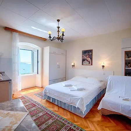 Mira Sea Front Hotel 3*