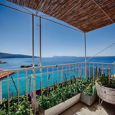 Mira Sea Front Komiza